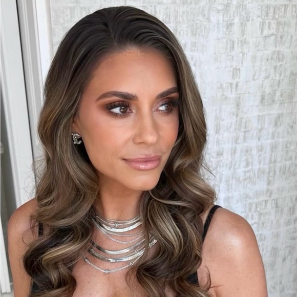 Meet your Posher, Larissa - Picture 1 of 1